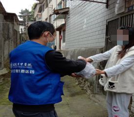【扩散】良药不"苦"等,送药服务暖人心!